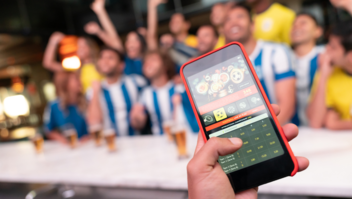 [Translate to English:] Sport betting app on a smartphone